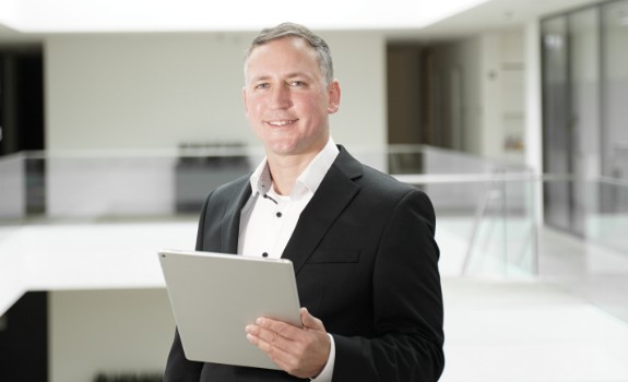 downloads-webinar-teaser-img-nev-da-automotive-buda