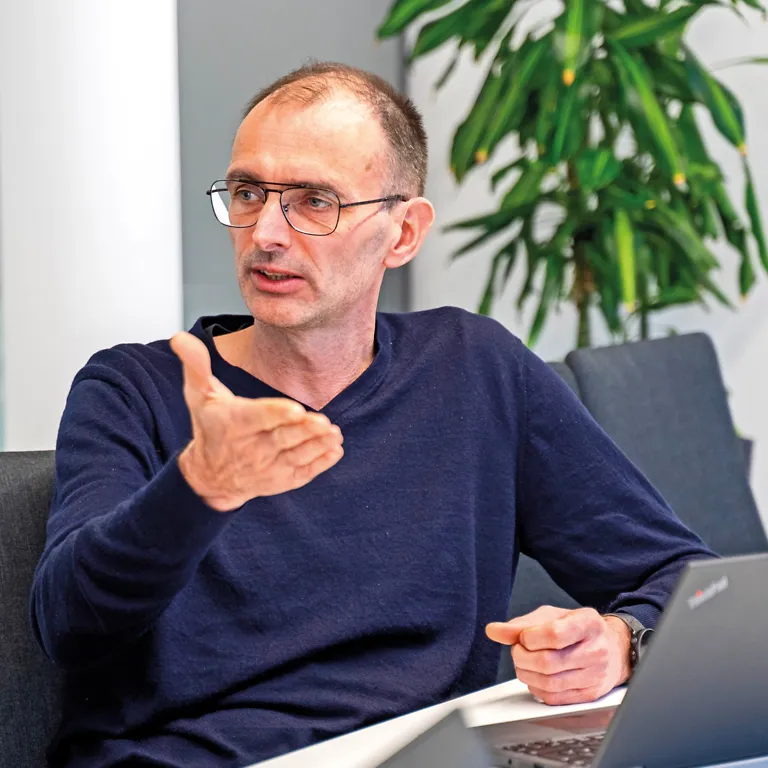 Interview_Spies_02
